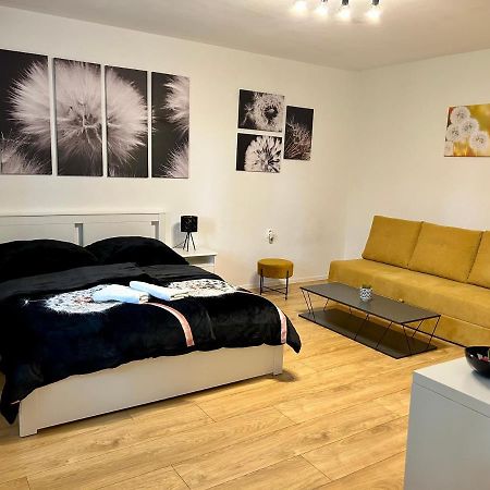 Studio Apartment Dandelion Bratislava Exterior foto